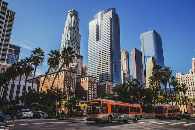 Discover Los Angeles Attractions with Luxury Limousine